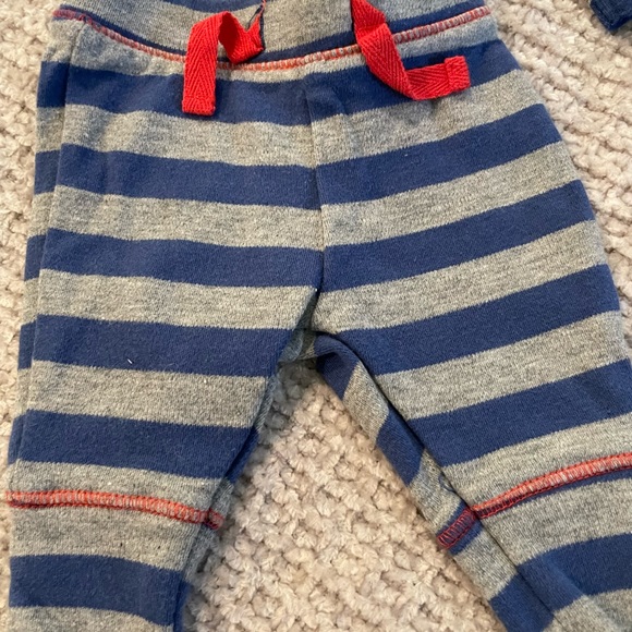 Baby Boy Long Sleeved Mix and Match Onesies and Pants - Picture 3 of 9